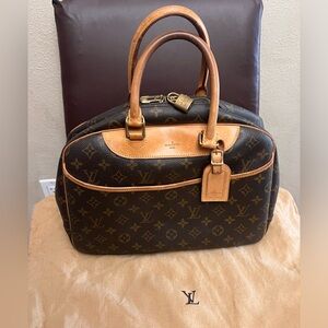 Vintage Classic Authentic Louis Vuitton Deauville Bag